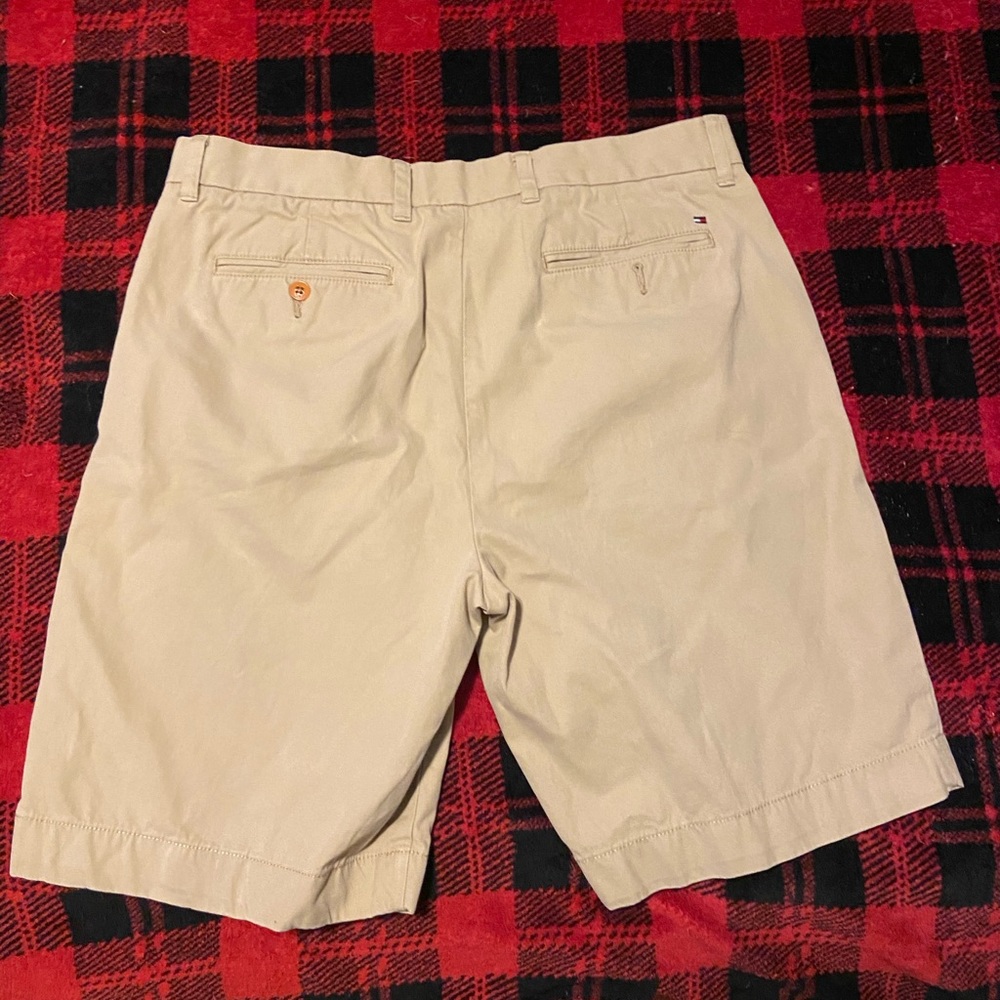 Tommy Hilfiger khaki shorts - Picture 2 of 3